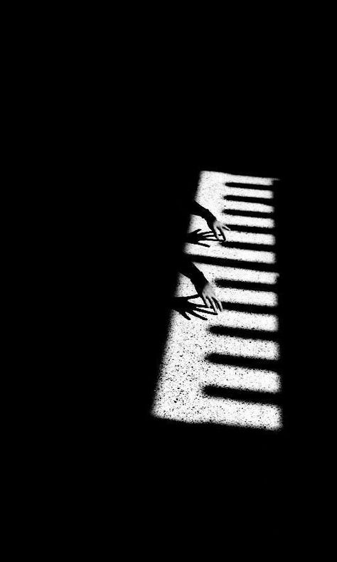 Piano Photography, Light And Shadow Photography, Ombres Portées, Urban Music, Shadow Photography, Piano Keyboard, Shadow Art, Conceptual Photography, Black And White Aesthetic