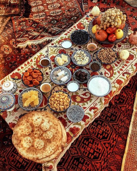 Central Asian Food, Tajikistan Culture, Kyrgyzstan Aesthetic, Kazakhstan Culture, Kazakhstan Food, Kazakhstan Aesthetic, Uzbek Food, Uzbekistan Food, Kazakh Culture