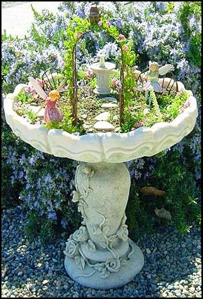 Fairy Garden Fountain, Fairy Garden Bird Bath, Faeries Gardens, Fairy Garden Houses, Garden Fountain, Fairy Garden Diy, Miniature Fairy Gardens, Gnome Garden, Fairy Houses