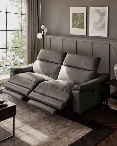 Modern Recliner Sofa Grey Leather Sofa Living Room, Reclining Sofa Living Room, Leather Recliner Sofa, Grey Recliner, Small Recliners, Modern Tv Room, Grey Leather Sofa, Recliner Couch, Leather Sofa Living Room