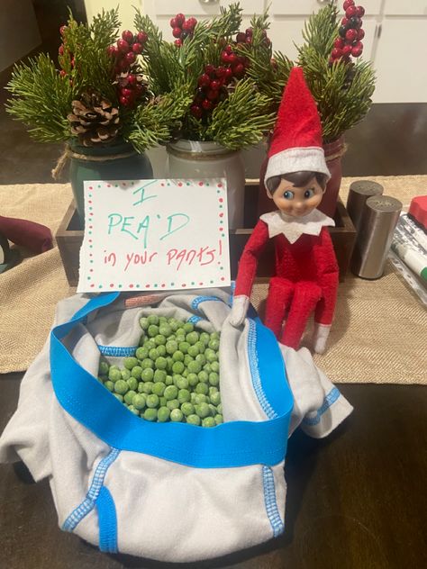 Funny Elf On The Shelf, Elf Ideas Easy, Easy Elf On The Shelf, Easy Elf, Elf Magic, Awesome Elf On The Shelf Ideas, Elf Activities, Xmas Elf, Elf Antics