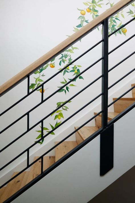 Minimalist Stairs, Banister Remodel, سلالم حلزونية, درابزين السلم, Stair Walls, Vstupná Hala, Interior Stair Railing, Modern Stair Railing, Staircase Railing Design