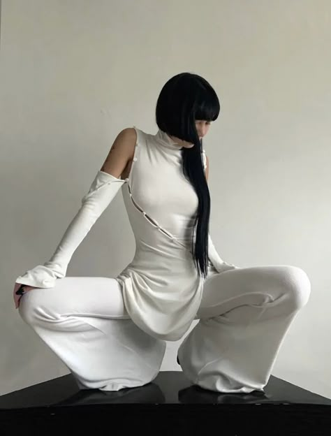 Simple Futuristic Fashion, White Dystopian Outfit, Futureristic Outfits, Futuristic Dystopian Fashion, Futuristic Outfit Ideas, Futuristic Outfits Women, Futuristic Aesthetic Future Fashion, Space Fashion Futuristic, Dystopian Aesthetic Clothes