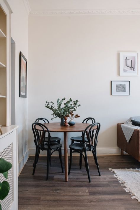 Victorian Flat Renovation, Black Chair Round Table, Dining Table Small Round, Round Table With 4 Chairs, Black Chairs Dining Table, Dining Room For Small Apartment, Small Dining Table Styling, Small Dining Apartment, Small Black Round Dining Table