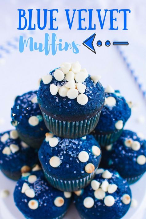 Blue Dessert Recipes, Blue Dessert Ideas, Blue Foods For Party, Blue Brownies, Week Snacks, Work Treats, Blue Velvet Cake, Macaron Ice Cream Sandwich, Desserts Halloween