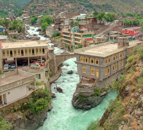 Bahrain Swat Pakistan Pakistan History, North Pakistan, Swat Pakistan, Pakistan Beauty, Pakistan Pictures, Pakistani Art, Kashmir Pakistan, Swat Valley, Beautiful Pakistan