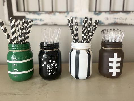 Diy Football Birthday Party Decorations, Diy Football Decorations, Football Themed 40th Birthday Party, Football Themed Table Decorations, Football Theme Centerpieces, Football Sports Banquet, Sport Centerpieces Ideas, Classy Football Decor, Football Party Decorations Centerpieces