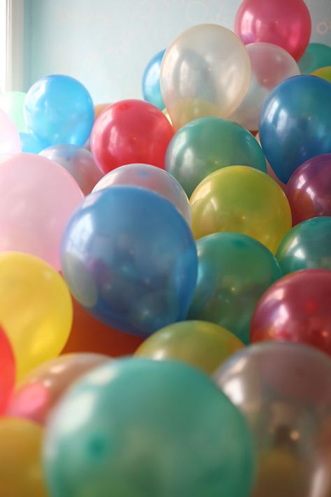 balloons to match the utc colours Room With Balloons, Mighty Girl, Life List, First Day Of Summer, Rainbow Aesthetic, Ball Pit, Balloon Art, For A Reason, Its My Birthday