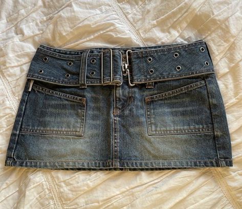 Y2k Miniskirt Outfits, Grunge Mini Skirt, Mini Jeans Skirt, 2000s Skirt, Y2k Mini Skirt, Y2k Skirts, Y2k Skirt, Jeans Skirt, Fits Clothes