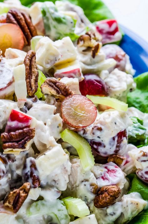 Chicken Waldorf Salad, Waldorf Chicken Salad, Waldorf Salad Recipe, Refreshing Salads, Luncheon Menu, Gf Dinner, Marinated Cucumbers, American Foods, Salad Chicken