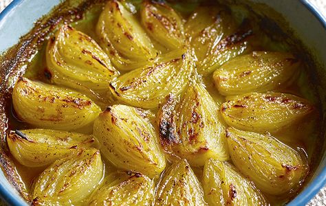 Add a splash: a sweet, sherry vinegar will enhance this simple oven-baked dish. Try Simon Hopkinson's simple roast onions recipe. Roast Onions, Onion Dishes, Vidalia Onion Recipes, Vegan Feast, Simple Sides, Baked Onions, Stock Recipes, Roasted Onions, Roasted Vegetable Recipes