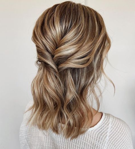 Simple Half-Up Hairstyle for Medium Hair Half Up Half Down Short Hair, Medium Length Hairdos, Updos For Short Hair, Braided Half Updo, Half Updo Hairstyles, Up Hairdos, Mother Of The Bride Hair, Hair Adviser, Chin Length Hair