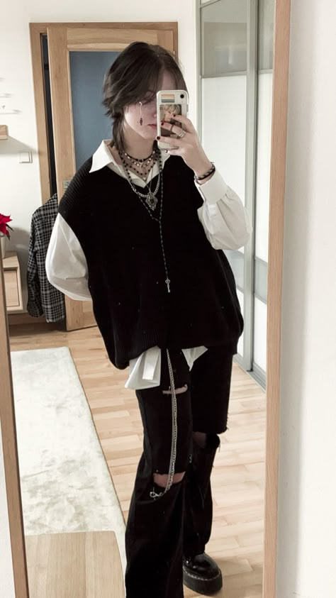 Bungo stray dogs bsd inspired outfit nonbinary alt alternative boy agender fluffy hair queer gender envy wolf cut mullet dark academia grandpa sweater vest inspiration grunge Star Girl Aesthetic, 일본 패션, Alt Outfits, Tomboy Style Outfits, Alt Fashion, Swaggy Outfits, Tomboy Fashion, Alternative Outfits, Star Girl