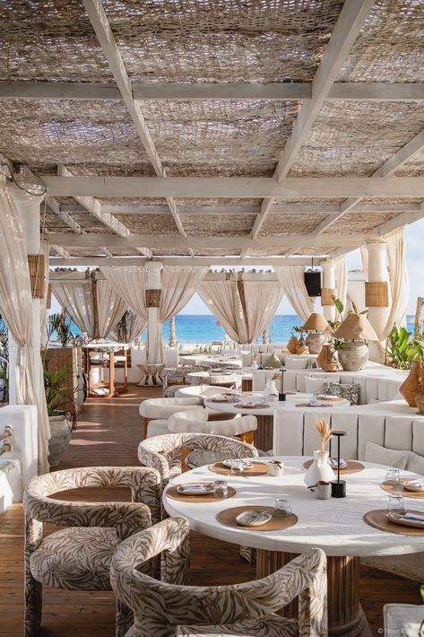 Beach Restaurant Design, Rooftop Restaurant Design, Cabo Vacation, Casa Cook, Outdoor Restaurant Design, Resort Architecture, Hotel Lounge, Beach Lounge, Beach Cafe