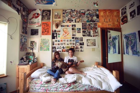 Messy Style, Bedroom Ideas For Small Rooms Women, Gia Coppola, Messy Bedroom, Bedroom Ideas For Small Rooms, You Are My Moon, Grunge Room, Indie Room, Aesthetic Rooms