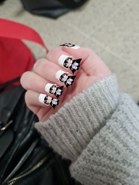 so cute 🤭 Bungou Stray Dogs Nail Art, Dazai Nails Design, Bsd Inspired Nails, Dazai Nails, Bsd Nail Ideas, Sigma Earrings Bsd, Bungou Stray Dogs Bracelet, Anime Inspired Nails, Bungo Stray Dogs Phone Case