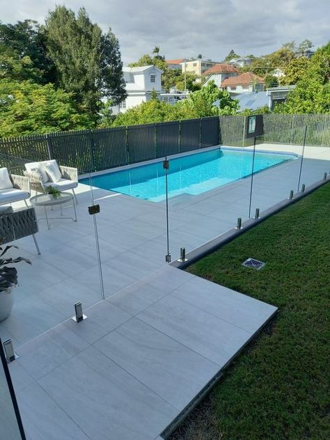 Pool Designs Backyard, House Backyard Pool, Fence Around Pool, Swimming Pool Design Ideas, Mini Swimming Pool, Swimming Pool Ideas, Glass Pool Fencing, Pools For Small Yards, Pool Design Ideas