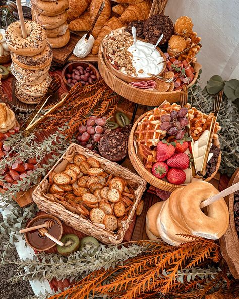 Wedding brunch! Fall hues & your favorite morning bites 🍂🧀🥞🍓🍁 📍@saltedrootsalaska 👰🏻 @keanaerivas #wedding #weddingfood #seward #brunch #weddingbrunch #brunchtime #brunching #brunchgrazingtable #charcuterie #charcuterieboard #grazingtable #grazingtables #weddingcatering #alaska #supportsmallbusiness Winter Brunch Wedding, Brunch Reception Wedding, Breakfast Wedding Reception, Fall Brunch Wedding, Wedding Brunch Ideas, Brunch Setup Ideas, Brunch Wedding Ideas, Brunch Wedding Reception, Engagement Brunch