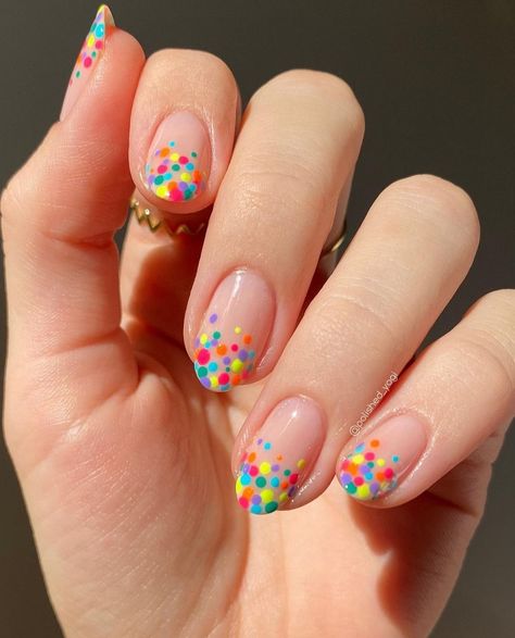 Dot Nail Designs, Dot Nail Art, Dots Nails, Cute Gel Nails, روتين العناية بالبشرة, Funky Nails, Fancy Nails, Nail Art Design, Diy Nails