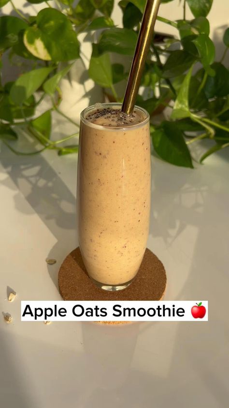 Quick breakfast smoothie perfect for your mornings!Recipe: • 1 apple chopped into pieces • 1/4 cup rolled oats • 2-3 dates • 3/4 cup choice of milk • 2-3 ice cubes • Optional - Vanilla protein powder • Blend all ingredients together until smooth. Top with chia seeds/ hemp seeds and enjoy!  #HomeJamsandJelliesMadeEasy Apple Oats, Oats Smoothie Recipes, Oats Smoothie, Soft Drinks Recipes, Fruit Smoothie Recipes Healthy, Oat Smoothie, Smoothie Recipes Healthy Breakfast, Healthy Hydration, Refreshing Drinks Recipes