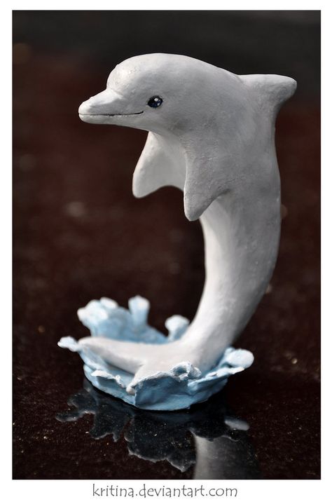 Clay Dolphin Tutorial, Dolphin Clay Sculpture, Sea Creature Clay Sculptures, Ceramic Animals Sculpture Easy, Dolphin Ceramics, Polymer Clay Dolphin, Whale Clay Sculpture, Easy Ceramic Sculpture Ideas, Animal Sculptures Clay Easy