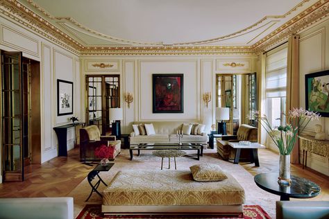 This Apartment in Paris Personifies Classic-Meets-Contemporary Chic - Galerie Charlotte Apartment, Apartment In Paris, Contemporary Chic, Park Avenue, Living Rooms, House Interior, Apartment, Magazine, Paris