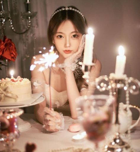 17 Bday Photoshoot Ideas, Douyin Birthday Photoshoot, Birthday Princess Photoshoot, Sweet 17 Photoshoot Ideas, Birthday Concept Photoshoot, 2023 Photoshoot, Birthday Concept, Debut Photoshoot, Cute Birthday Pictures