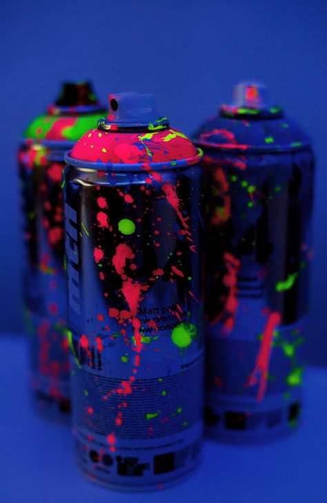 . Neon Spray Paint, Bg Design, Yennefer Of Vengerberg, Graffiti Wallpaper, Neon Aesthetic, Neon Party, Live Colorfully, Splatoon, Spray Painting