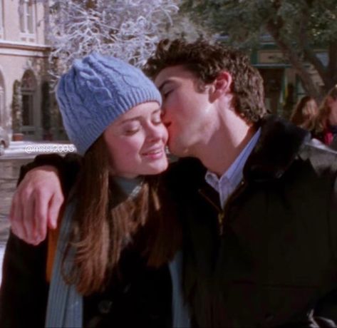 Rory And Jess, Jess Mariano, Rory Gilmore, Gilmore Girls, We Heart It, Wallpapers, Travel