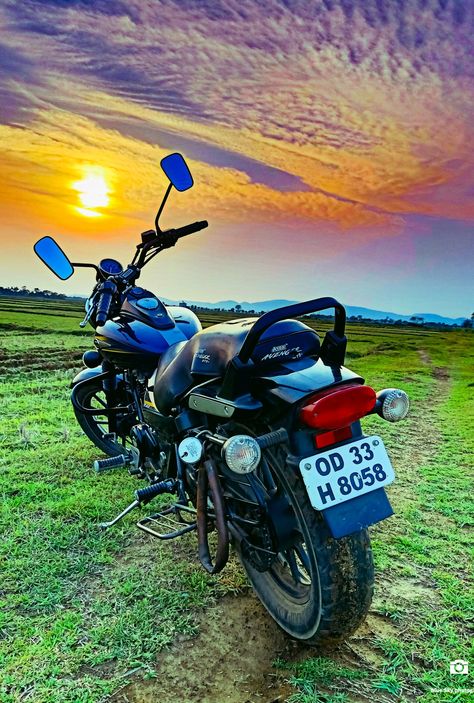 Avengers Bike, Avenger Bike, Hussain Wallpaper, Bajaj Avenger, Ya Hussain Wallpaper, Bike Wallpaper, Nature Family, Ya Hussain, Avengers