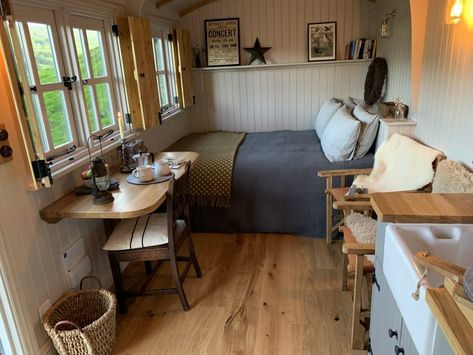 Inside Shepherds Hut, Shepherds Hut Interior Ideas, Shepherds Hut Interior, Hut Interior, Shepherds Huts, Shepherd Huts, Hut House, Shed Interior, Shepherds Hut