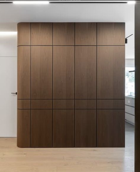 Wood Paneling Aesthetic, Wood Panel Walls Aesthetic, Office Wall Panelling Design, Cedar Walls Interior, Walnut Wall Panels, Veneer Wall Panelling Design, Wood Panel Texture Modern, Walnut Wood Wall Panel, Hidden Doors In Walls