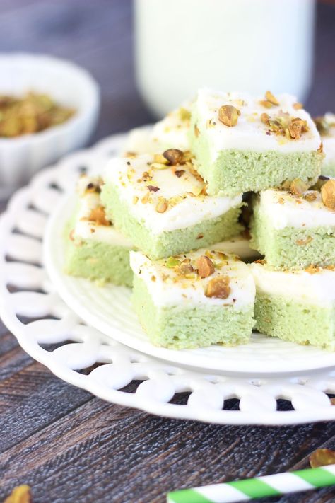 Pistachio Sugar Cookie Bars with Cream Cheese Frosting Bars With Cream Cheese Frosting, Bars With Cream Cheese, Pistachio Dessert, Pistachio Recipes, Pistachio Cookies, Sugar Cookie Bars, Cookie Bar, Cookie Bar Recipes, With Cream Cheese Frosting