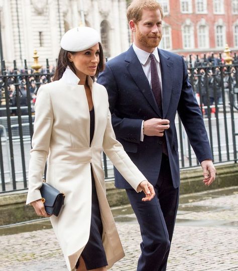 Meghan Markle's Handbags: Where to Buy Her Favourite Styles | Who What Wear UK Clutch Bag Outfit, Mulberry Darley, Mulberry Handbags, Meghan Markle Style, Black Leather Clutch, Tailored Coat, Handbag Collection, Elegant Bags, Best Handbags