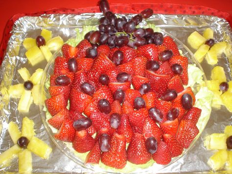 Ladybug fruit display Miraculous Birthday, Fruits Platter, Ladybug Picnic, Nature Birthday, Ladybug Cake, Ladybug Girl, Ladybug Baby Shower, Bug Party, Bunco Party