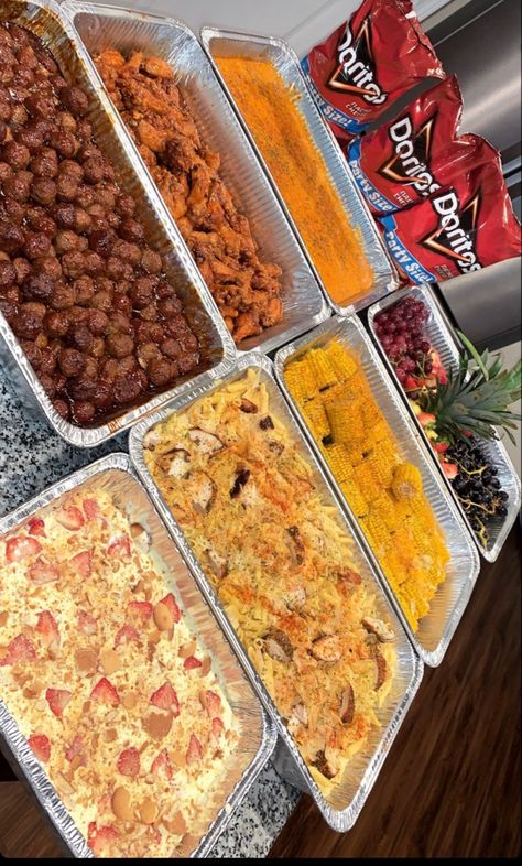 Food Buffet Ideas, Aesthetic Food Recipes, Tailgate Treats, Tattoo Food, Wallpaper Food, Catering Food Displays, Food Nails, Party Food Buffet, Sleepover Food