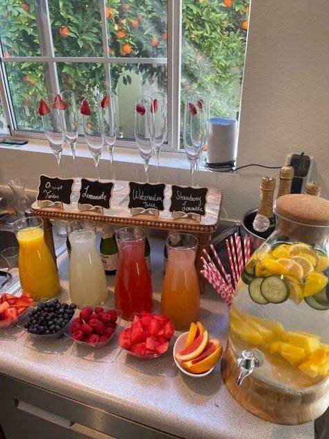 35+ Gorgeous Mothers Day Brunch Ideas To Show Your Love - HubPages Mothers Day Brunch Ideas, Breakfast Brunch Party, Graduation Brunch, Brunch Party Decorations, Brunch Bar, Brunch Decor, Brunch Spread, Bubbly Bar, Girls Brunch