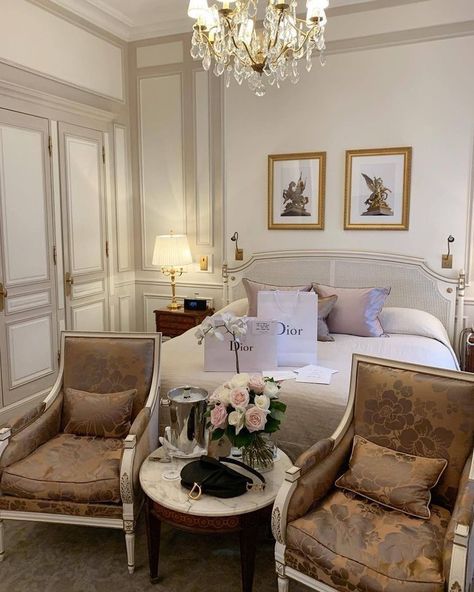 Aesthetic Manifestation, Classic Room, Aesthetic Interior, Bedrooms Ideas, Parisian Apartment, House Decorations, Aesthetic Rooms, Dream Apartment, Chic Bedroom