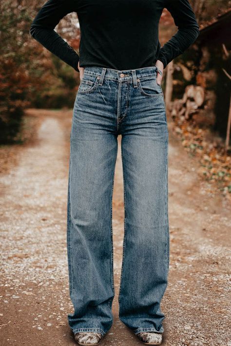 Stay on trend this season in our new retro, wide leg jeans. We especially love the bleached fabric and think this piece will be a new favorite in your closet! Length: regular Material: denim Pants: high waist Fit(Pants): wide leg Style: casual wear Note:Size: please check measurements carefullyPlease allow 0.5-1" difference due to manual measurement Different monitor settings means colors may differ slightly1" = 2.54cm Size(inch) US Size Waist Hip Pants Length S 4/6 27.2 36 42 M 8/10 29.2 38 42.4 L 12/14 31.2 40 42.8 XL 16/18 33.2 42 43.2 2XL 20 35.2 44 43.6 3XL 22 37.2 46 44 Blue Jean Outfits, Western Tee, Western Wear Outfits, Western Tops, New Retro, Fall Fits, Printed Jeans, Pants Wide Leg, Fit Pants