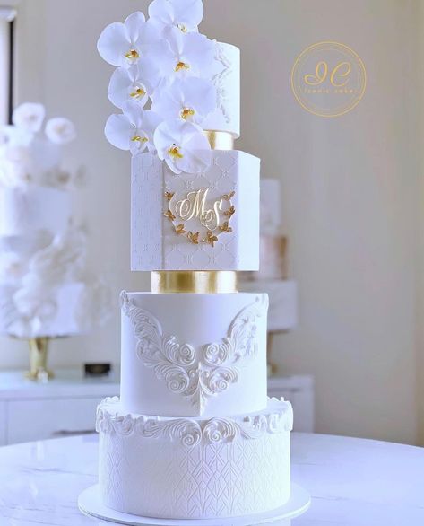 Fancy Wedding Cakes, Extravagant Wedding Cakes, Big Wedding Cakes, Wedding Cake Photos, Dream Wedding Cake, Extravagant Wedding, White Wedding Cakes, Simple Wedding Cake, Modern Wedding Cake