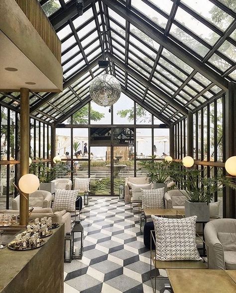 Glass House Cafe Design, Thailand Cafe Design, Greenhouse Cafe, Courtyard Cafe, Rooftop Restaurant Design, Restaurant Design Inspiration, Restaurant Exterior, Restaurant Patio, Cafe Shop Design