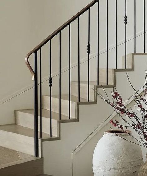 Traditional Metal Stair Railing, White Metal Railing Stairs, Traditional Iron Stair Railing, Simple Iron Stair Railing, Metal Spindles Staircase Railing Ideas, Iron Staircase Railing Modern, Staircase Iron Railing, Iron Banisters And Railings, Metal Stairs Indoor