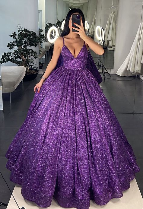 Purple Ball Gown, 50 Aesthetic, Elegant Prom Dress, Prom Dress Trends, Gown For Prom, Elegant Prom, Best Prom Dresses, Purple Prom Dress, Elegant Prom Dresses