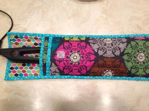 Home a la mode: Curling Iron Cover--Tutorial Flat Iron Holder Diy, Curling Iron Holder Diy, Flat Iron Holder, Curling Iron Holder, Moda Fabric, Iron Holder, Diy Holder, Small Sewing Projects, Love Sewing