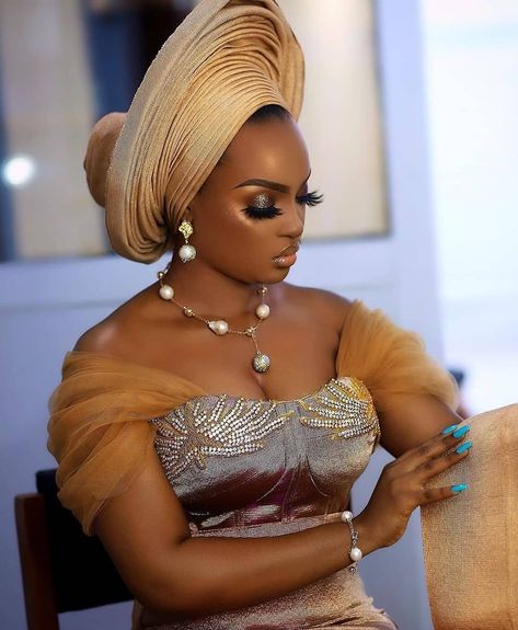 Yoruba Bride, Yoruba Wedding, Head Tie, Lace Gown Styles, African Lace Dresses, Aso Ebi Styles, Aso Oke, Head Gear, Nigerian Styles