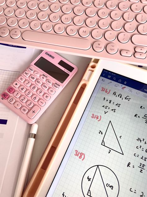 #studying #romaticizing #pink #office Light Pink School Aesthetic, Pink Engineer Aesthetic, Pink Nerd Aesthetic, Pink Math Aesthetic, Pink Science Aesthetic, Computer Lab Organization, Lady Engineer, Pink Studying, Accounting Student Aesthetic