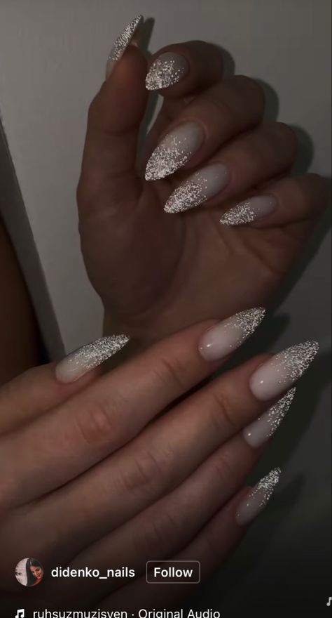 New Years Eve Nails White And Silver, Elegant Touch Nails, Nye Nails, Sparkle Nails, New Year's Nails, Xmas Nails, White Glitter, Trendy Nails, Winter Nails