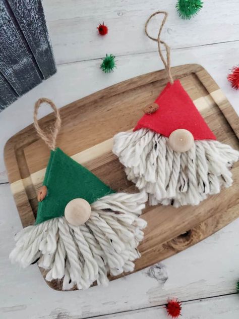 Easy DIY Gnome Christmas Ornaments Paintbrush Christmas Craft, Easy Homemade Christmas Decorations, Gnome Ornaments Diy, Diy Gnome Ornaments, Diy Gnome Christmas, Gnome Christmas Ornaments, Christmas Gift Ideas For Women, Diy Christmas Gifts For Friends, Diy Christmas Gift Ideas