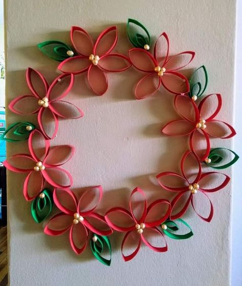 Toilet Paper Roll Art, Crafts For Kids Paper, Christmas Bows Diy, Christmas Decorations Diy Crafts, Toilet Paper Crafts, Crafts Preschool, Paper Christmas Decorations, Paper Wreath, Toilet Paper Roll Crafts