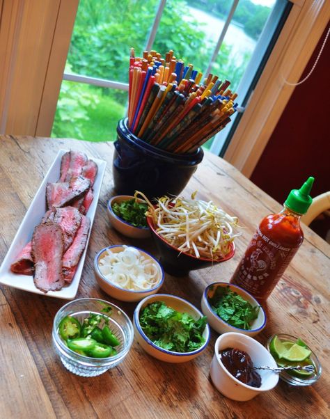 Pho, yum yum yum! Want to have a dinner party with a build your own pho bar!!! Pho Restaurant, How To Make Pho, Vietnamese Street Food, Pho Soup, Pho Recipe, Ramen Bar, Party Food Buffet, Food Projects, Busy Schedule